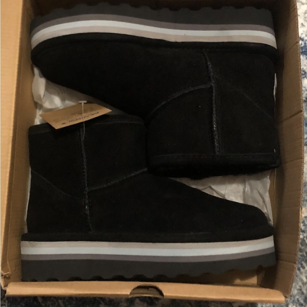 BEARPAW RETRO ALYSSA BOOTIE black suede boots NEW W BOX
